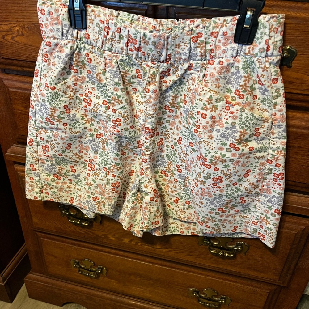 Levi’s Strauss Super cute flower shorts